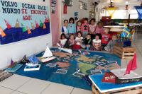Crianas participam do projeto Volvo Ocean Race: O mundo se encontra aqui