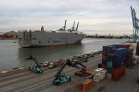 Porto de Itaja recebe segundo desembarque de importao de veculos