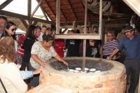 Festa do Colono resgata a tradio da produo de farinha de mandioca