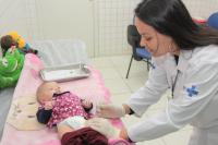 Primeiro dia de vacinao contra a poliomielite e o sarampo movimenta unidades de sade