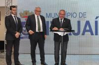 Assinatura do financiamento internacional garante mais de R$ 250 milhões para Itajaí