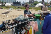 Fora-tarefa fiscaliza estabelecimentos na Praia Brava