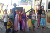 Baile de carnaval embala crianas da rede municipal de ensino