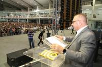 Oito mil pessoas participam da palestra com Mrio Sergio Cortella em Itaja