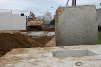 Trnsito fica em meia pista na Barra do Rio para execuo de obras de mobilidade